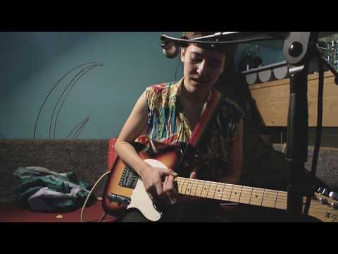 MilchbartSession #9 : Kathrin loopt - Untitled