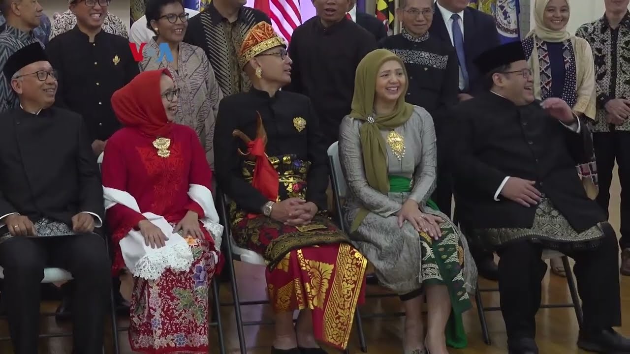 Baju Adat dan Bendera di Balai Kota Ramaikan HUT RI ke-78 di AS