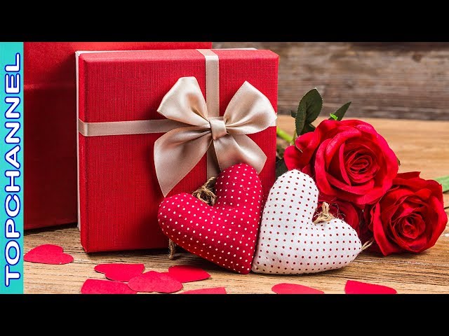 Vídeo relacionado con ETKR - Regalos Originales para Parejas - Regalo para Novia - Regalos San Valentin - Pack Taza + Cojín con Relleno - San Valentin - Regalo Pareja, Enamorados, Novia, Novio, Para Hombre, Mujer- Infinito