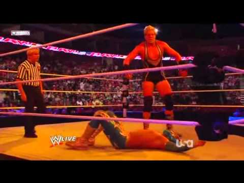 WWE Raw 08/29/11 - Sin Cara vs. Jack Swagger