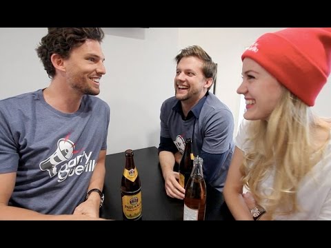 Easywriters TV "Hi5" meets Partyguerilla