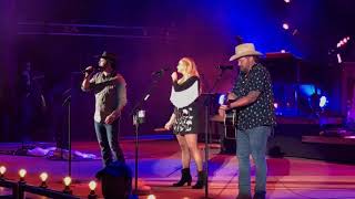 Wade Bowen, Miranda Lambert & Randy Rogers singing The Hag at Red Rocks 8/9/2017