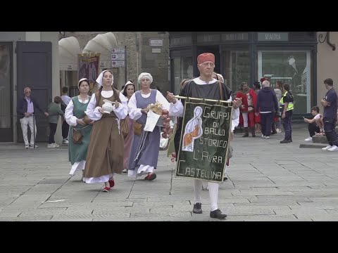 Torna Pistoia Medioevo in Piazza del Duomo