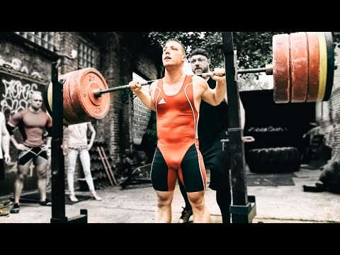 Bodybuilder vs Weightlifter vs Powerlifter - Squat Session (eng sub)