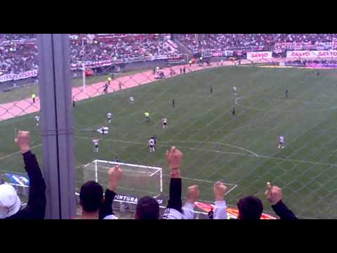 yo a veces me pregunto che negro sucio si te bañas+bostero no lo pienses mas!