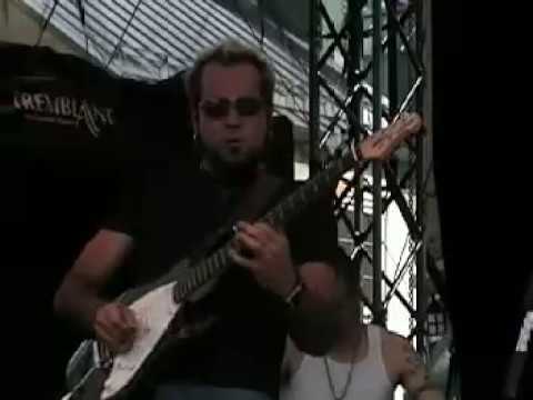 Watch Elmer Ferrer perform El mar no descansa (Live at Mont Tremblant Blues Festival)