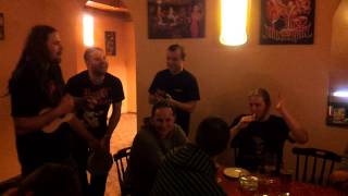 Video Jaksi taksi se musí všicíí přizpůsobit