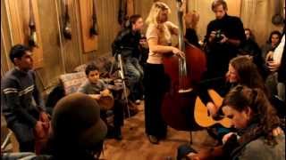 "Steamroller" w/ Della Mae