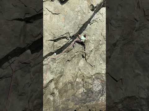 Hot Tuna (12a), Mickey’s Beach (Short Climber Beta)