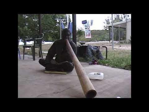 Bärra (West wind) - yiḏaki played by Mr Gurruwiwi in 2002