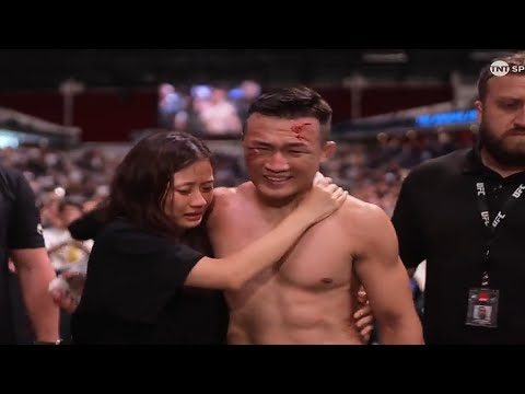 UFC SINGAPORE. The Korean zombie gets a standing ovation on his retirement.... #UFC Holloway Vs TKZ