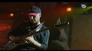 Tom Morello solos guitar in Audioslave and Rage Against The Machine