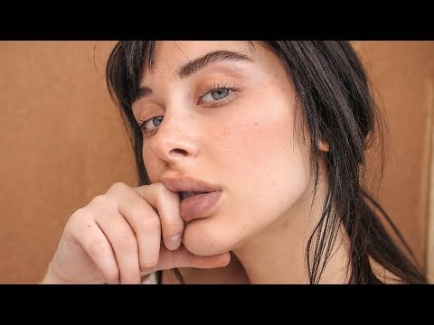 download lagu mp3 mp4 Boy Beat, download lagu Boy Beat gratis, unduh video klip Boy Beat