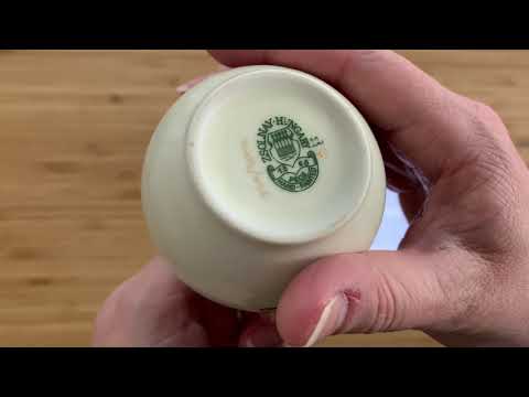 Vaso em botão de porcelana borboleta Zsolnay (década de 1980)