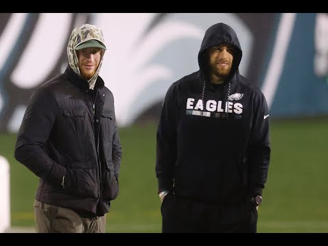 Eagles' Carson Wentz, Zach Ertz, Jason Kelce walk off