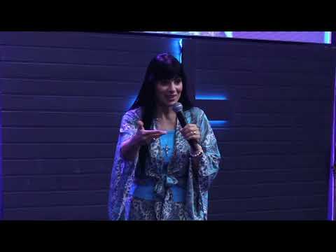 Pra. Fernanda Brum - Deus Trabalha Quando Menos Esperamos | Mensagem