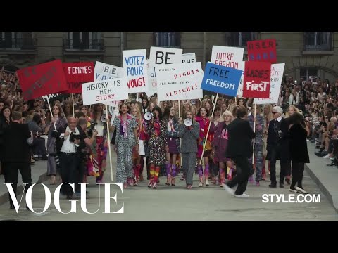 Chanel Spring 2015 Ready-to-Wear - Fashion Show - Style.com