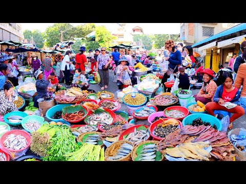 Comida tradicional do mercado do Camboja: frutas, peixes, frango, frutos do mar e muito mais, Kandal Market Phnom Penh