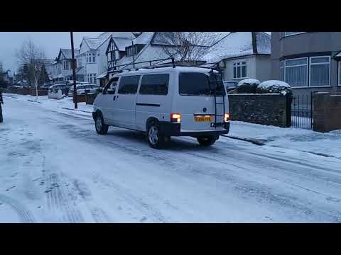 Vw T4 Syncro 4x4 GG At2 test on icy road