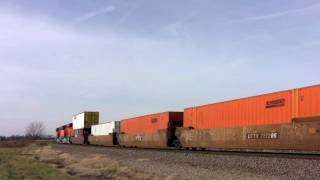 preview picture of video 'BNSF 6369 West Near Lee, Illinois on 11-12-09'