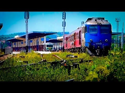 R3076 tractat de DA1400 pleaca salutand din Oradea (18 06 2013)