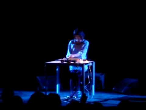 Sachiko M en Experimentaclub'08 (parte 1)