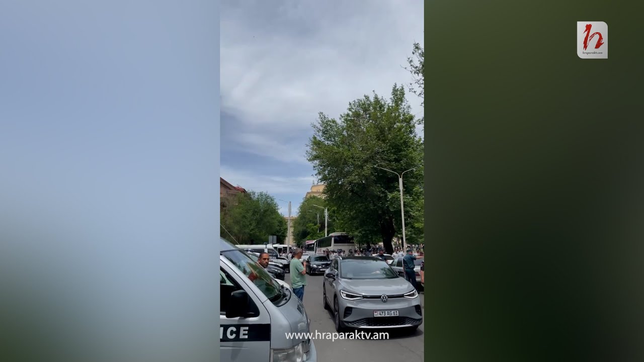 Իշխանականների փախուստը Կառավարության շենքի ետնամուտքից