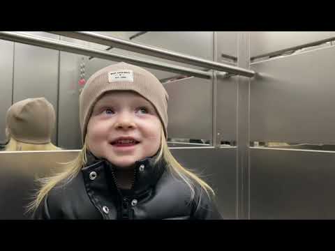 Ясмин пошла на прогулку🥰