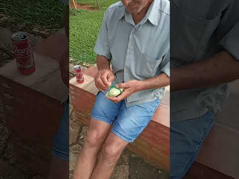 Feira livre na praça do Santuário em Cruzeiro da Fortaleza.