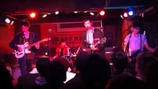 The Morning Benders &quot;Cold War (Nice Clean Fight)&quot;