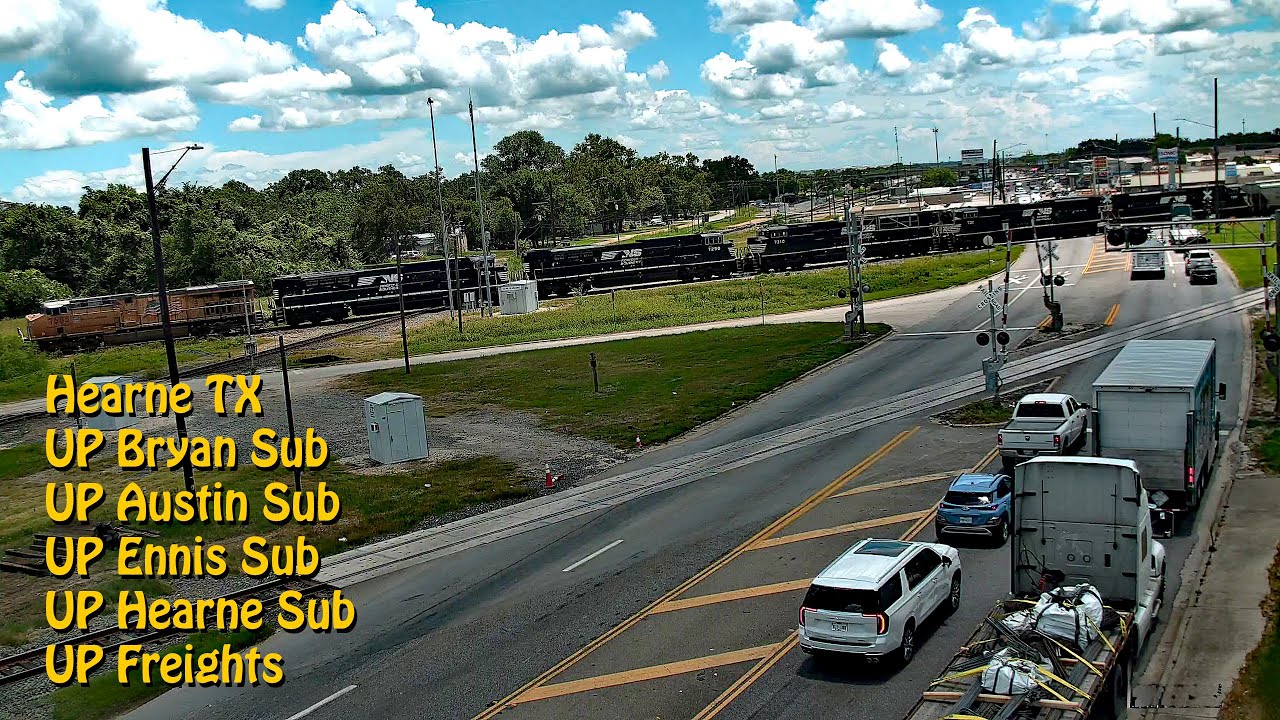 Live webcam view of Hearne Railroad Diamond Live Cam