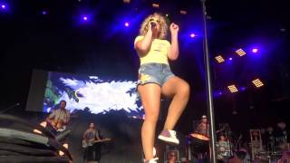 Cam sings &quot;Half Broke Heart&quot; live at PNC Music Pavilion