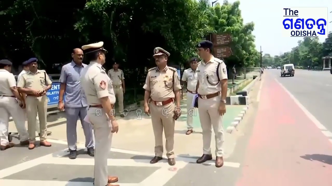 ବିଧାନସଭା ସୁରକ୍ଷା ବ୍ୟବସ୍ଥା ସମୀକ୍ଷା କଲେ ନବନିଯୁକ୍ତ ଡିଜିପି  ଯୋଗେଶ ବାହାଦୂର ଖୁରାନିଆ। #theganatantraodisha #BREAKING #OdishaAssembly #LatestNews #dgpodisha
