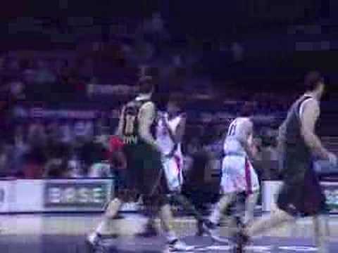 20 19-02-08 BCO-Kiev - Chuck scoort op fastbreak na assist S