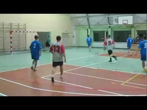 30.11.2011 r  SZPROTAWSKA  HALÓWKA  Kolejka  4       Grom Przecław -- Traper Chichy.rmvb