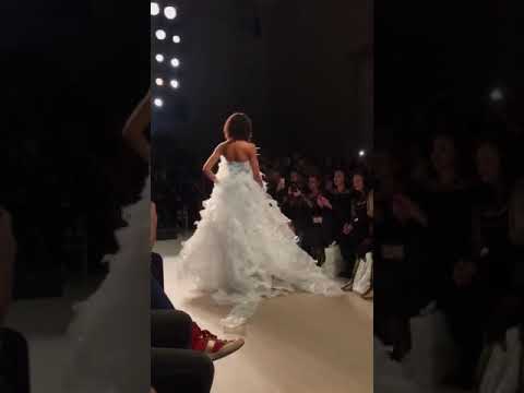 Το fashion show της Daphne Valente στην 24η AXDW