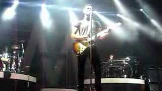 Im not falling apart Maroon 5