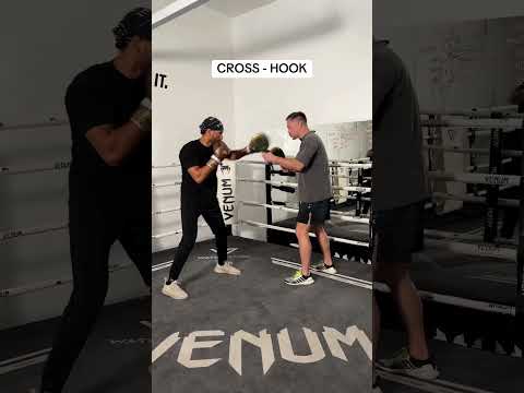 3 Basic Beginner Boxing Combos For You To Master At Home 🥊 #BeginnerBoxing #Boxing #Boxing101