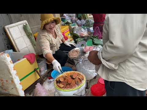 Selling  Skills in Phsar Leu Thom Thmey(Central Market) Siem Reap Cambodia /Fresh Vegetables /more