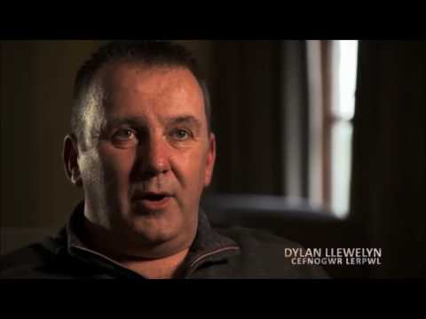 "Fi'n euog bo' fi 'di dod allan ohoni'n fyw" /I feel guilty that I'm alive (Dylan Llewelyn)