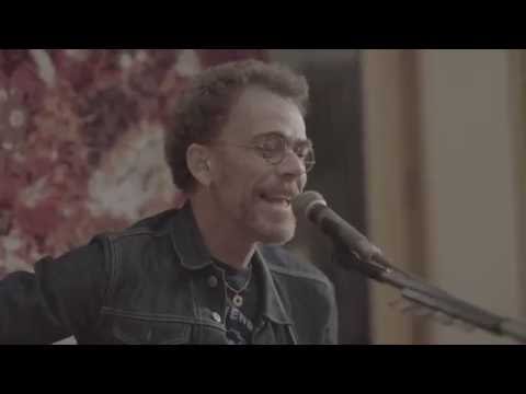 Nando Reis e Os Infernais (part. Dois Reis) - O Mundo é Bão, Sebastião!