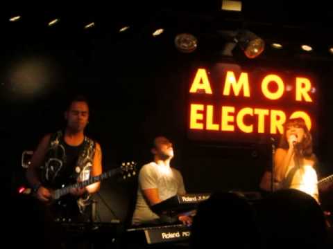 100 Medos - Amor Electro (solo)