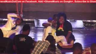 Okyeame Kwame & Amanda - fall on stage at Ghana Meets Naija 2013 | GhanaMusic.com Video
