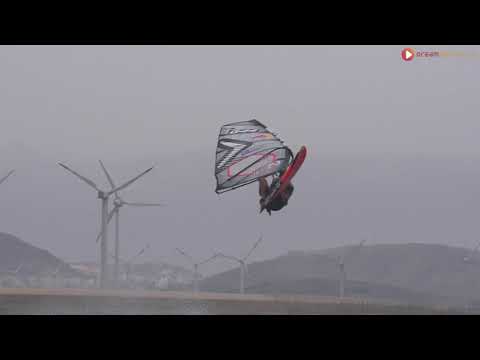 Five-time world champion Philip Köster - wins Wave Performance first Elimination