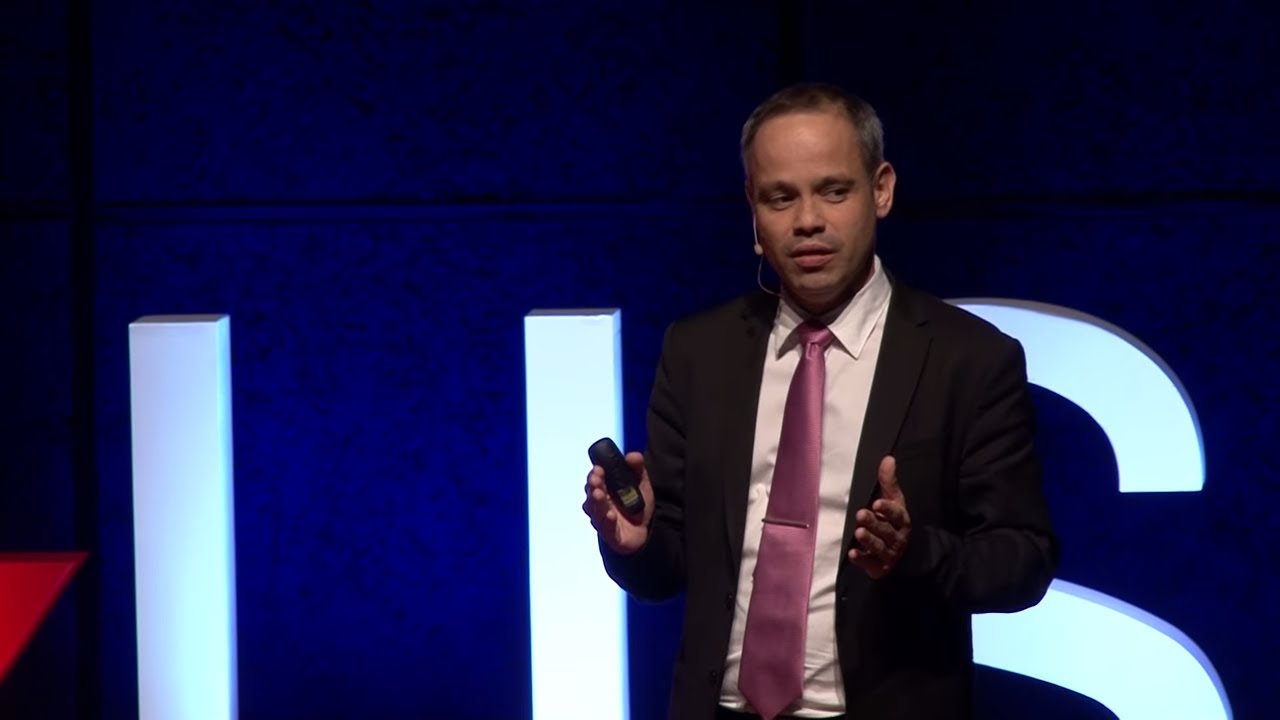 City SmartUp - Cidades inteligentes para uma melhor qualidade de vida | Renato de Castro | TEDxUSP