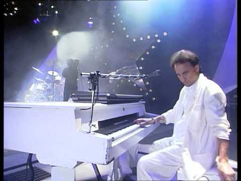 Pooh - Giorni infiniti (Live) + intro di basso di Red