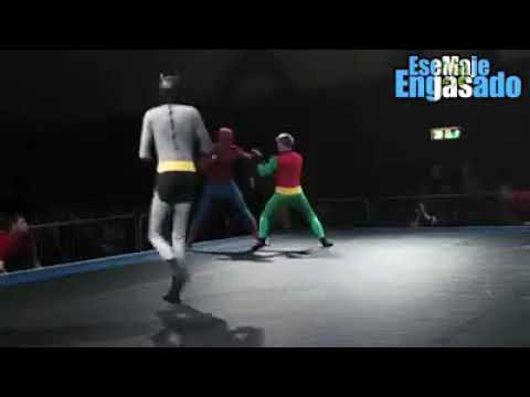Spiderman a los vrgsos con batman y robin :v