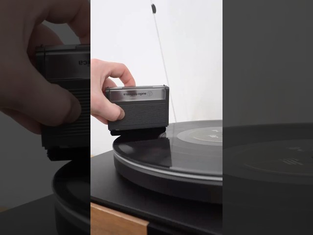 Vídeo relacionado con Audio-Technica AT6013a Limpiador antiestático de discos, de doble acción Plata