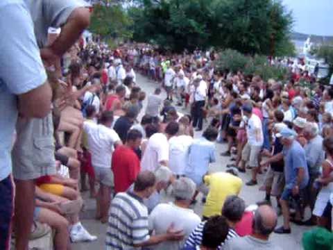 Šepurine - Prvić Luka - potezanje konopa 2006.