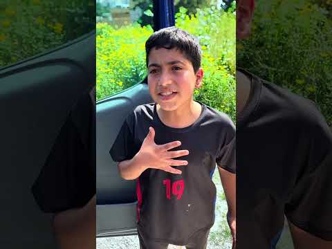 اعطيني ايسكريم يا بودي من باص الايسكريم 😭👈